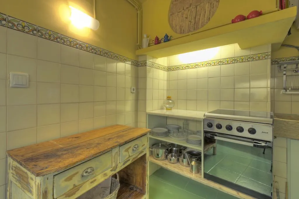 Stay Local In Alfama! Alice Central Home, Near River Lissabon Portugal