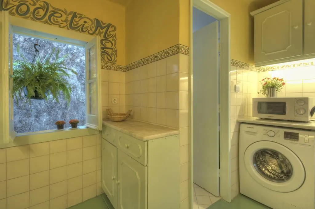 Stay Local In Alfama! Alice Central Home, Near River Lissabon