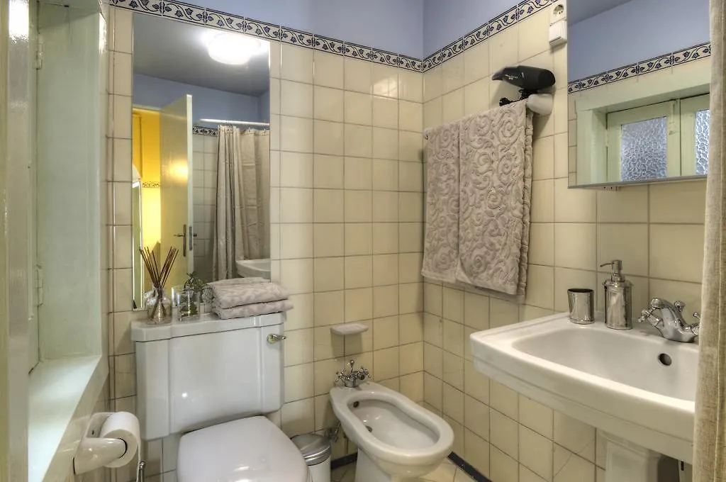 Stay Local In Alfama! Alice Central Home, Near River Lisbon 0*,