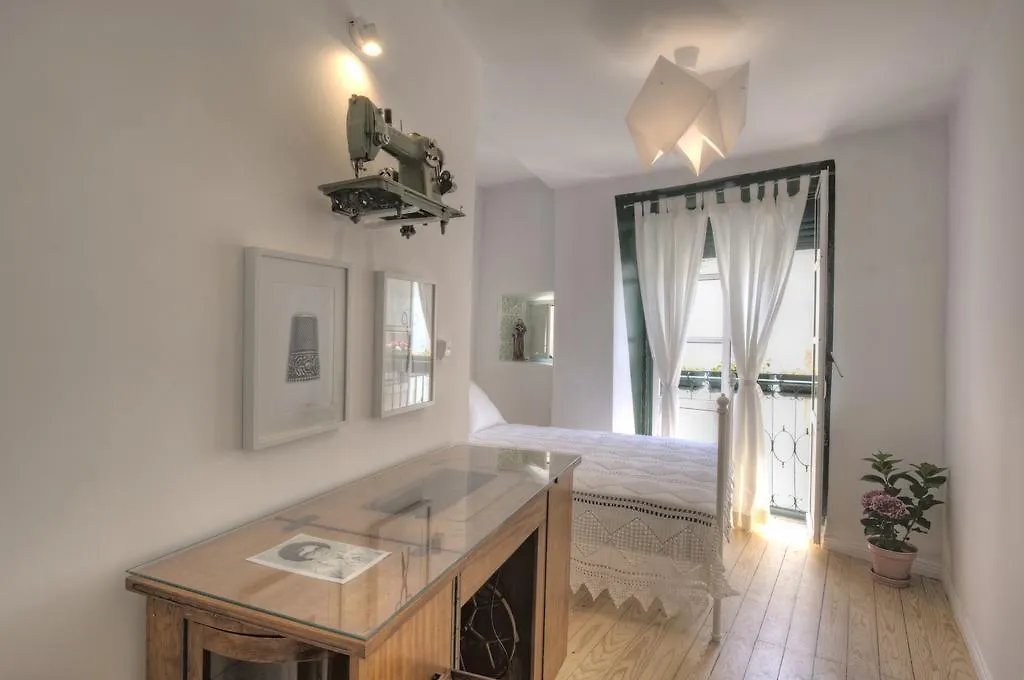 Apartment Stay Local In Alfama! Alice Central Home, Near River Lisbon Portugal